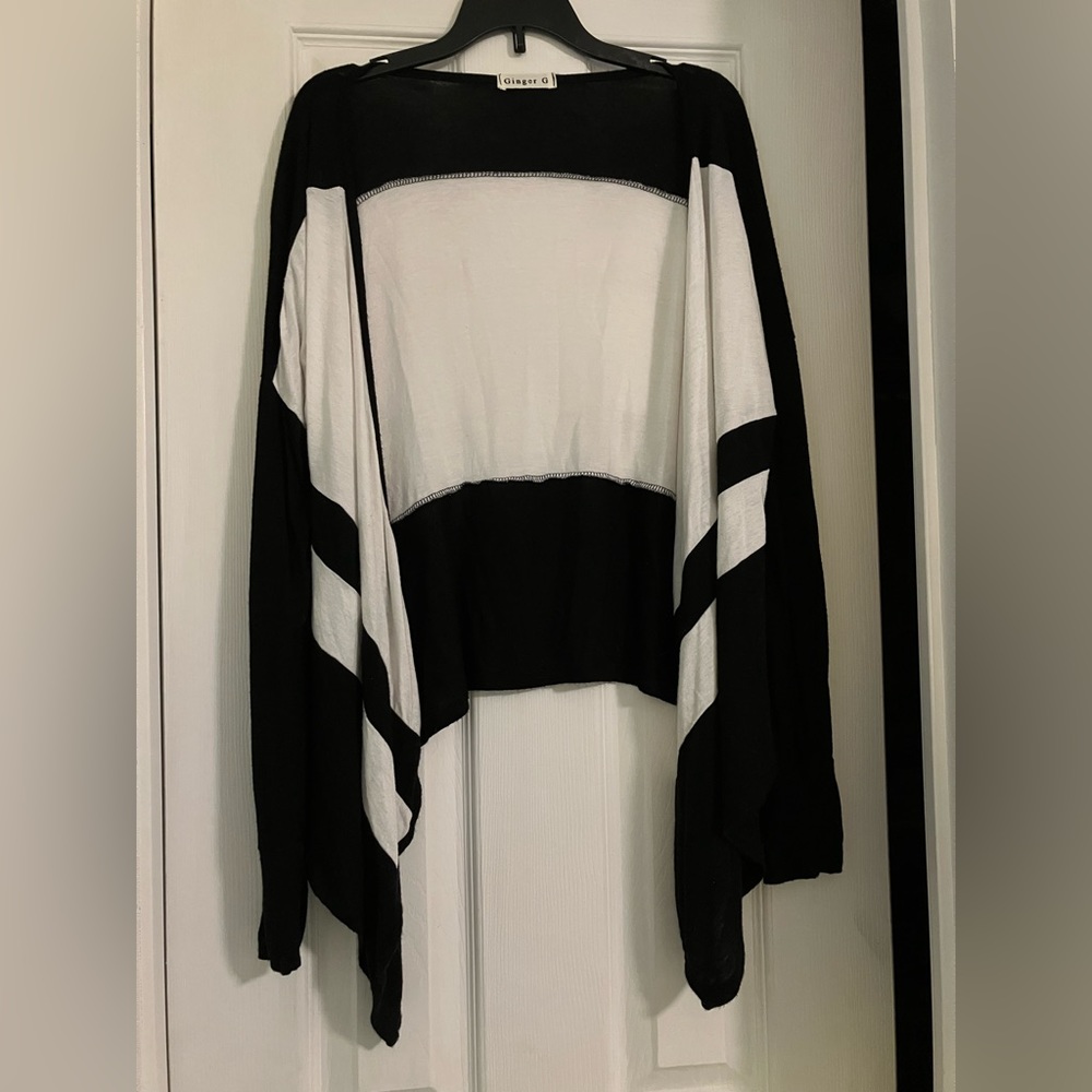Ginger G Women’s Small Black and White Lightweight Wrap Sweater